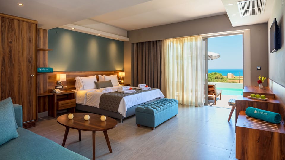 Superior Suite, Private Pool, Sea View | Minibar, in-room safe, soundproofing, WiFi