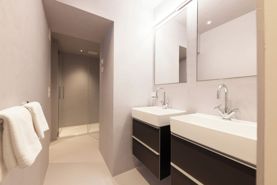Studio Suite, Mountain View | In-room safe, desk, iron/ironing board, free WiFi