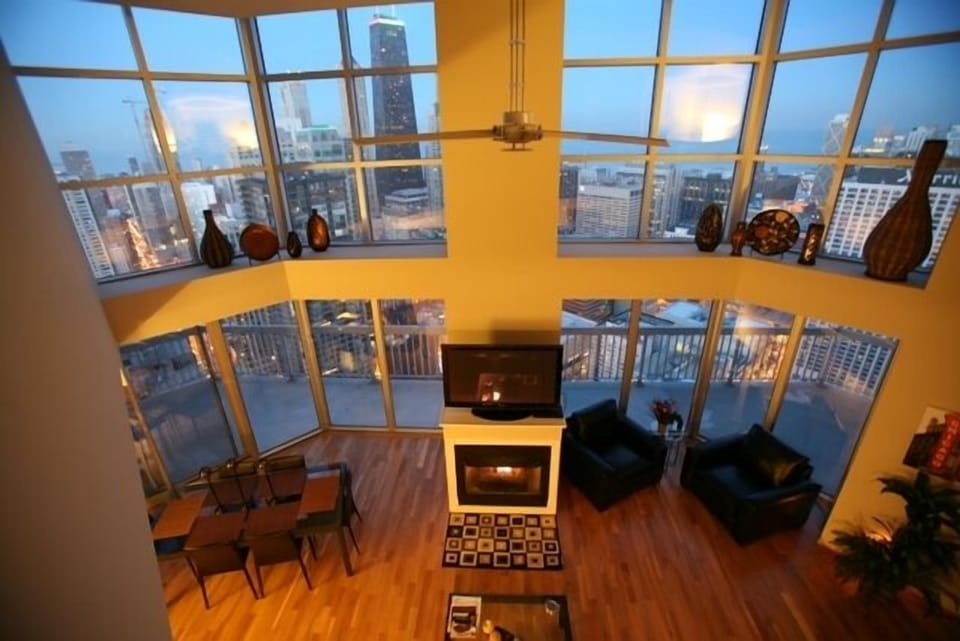 Flat-screen TV, fireplace