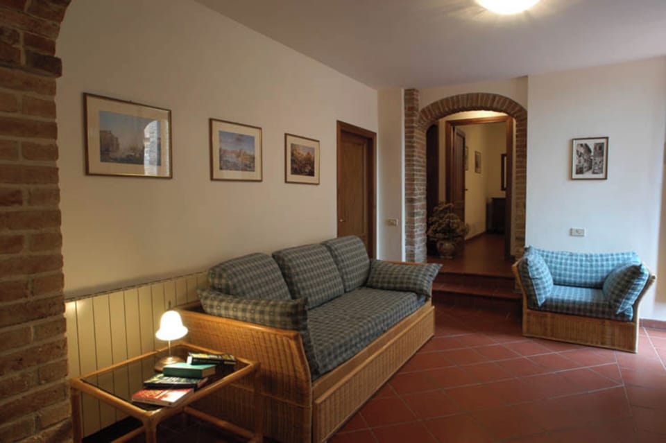 Apartment | Living area | TV