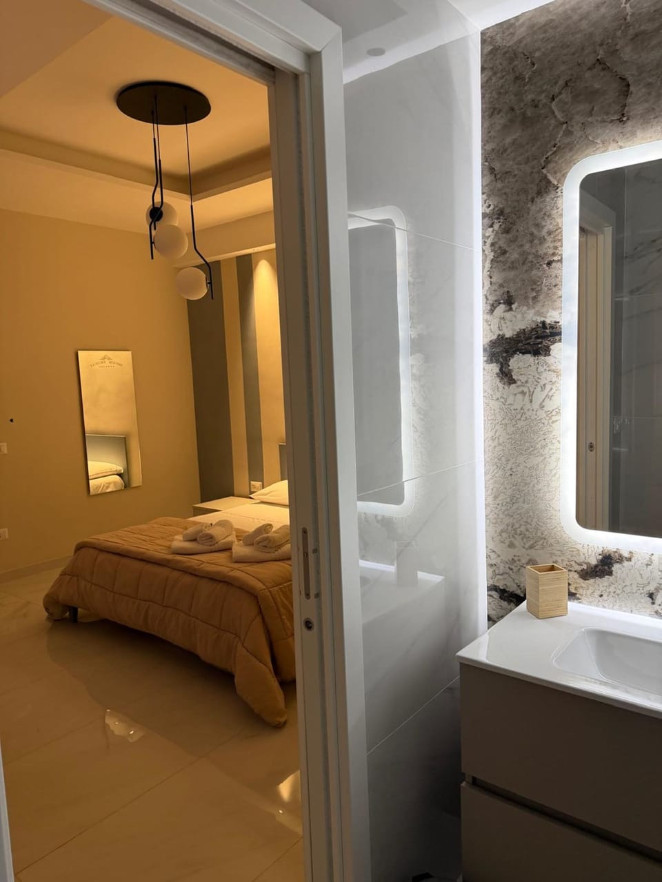 Standard Double Room | Desk, laptop workspace, free WiFi