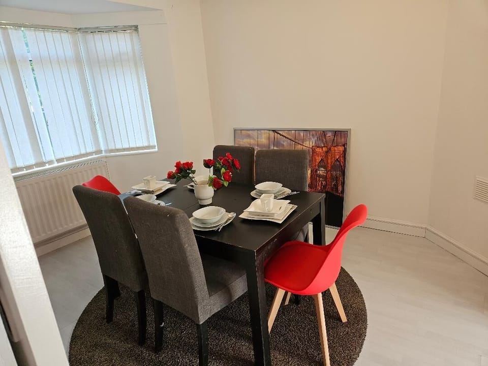 House, 3 Bedrooms, Garden View | Dining room