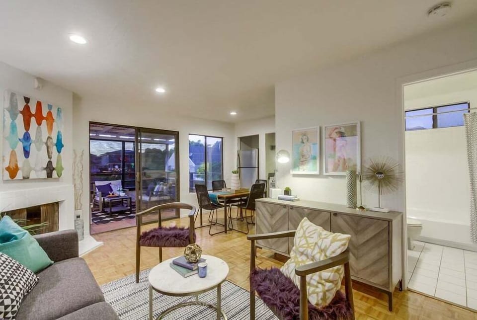 Apartment, 1 Queen Bed with Sofa bed, Patio, Partial Ocean View | Living area
