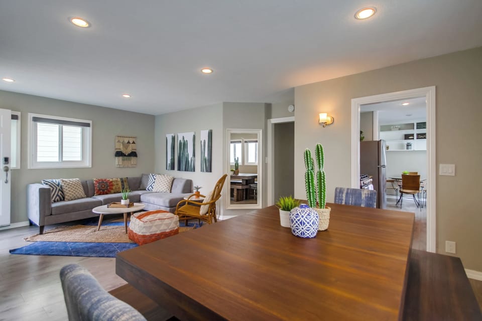 Apartment, Multiple Beds, Hot Tub, City View | Living area | Fireplace