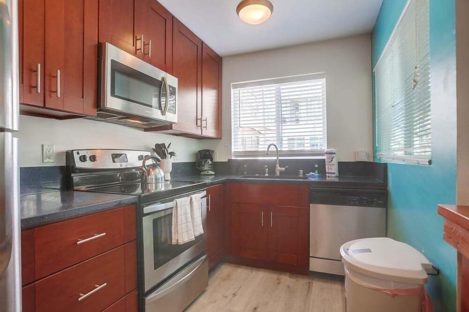 Apartment, Multiple Beds, Hot Tub, City View | Private kitchen | Coffee/tea maker