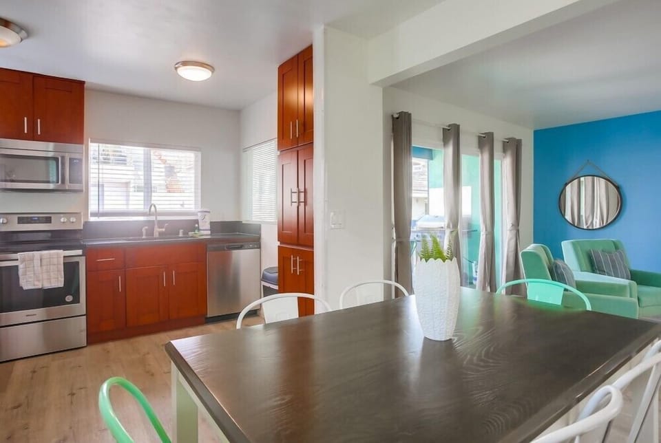 Apartment, Multiple Beds, Hot Tub, Partial Ocean View | Private kitchen | Coffee/tea maker