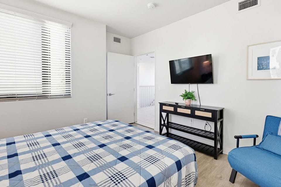 Condo, Multiple Beds, Balcony, Ocean View | 3 bedrooms, WiFi (free), individually decorated, individually furnished