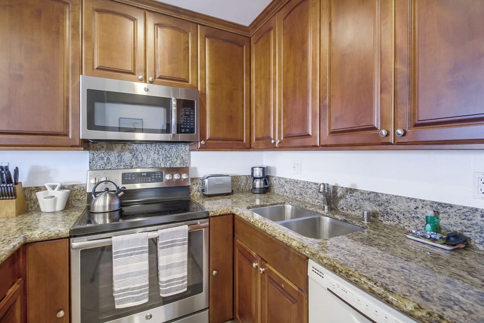 Condo, Multiple Beds, Hot Tub, Ocean View | Private kitchen | Coffee/tea maker