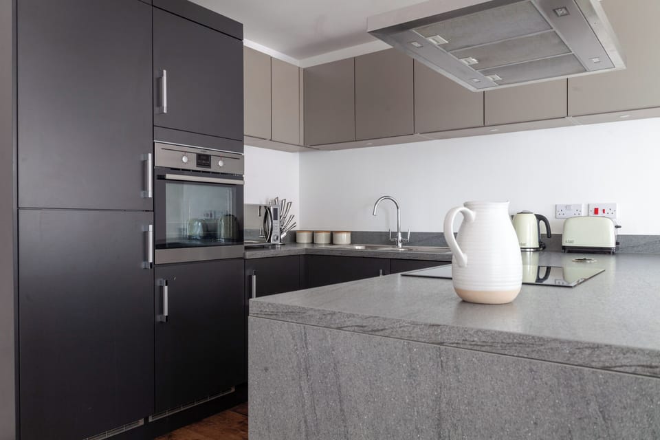Apartment | Private kitchen | Fridge, microwave, oven, stovetop