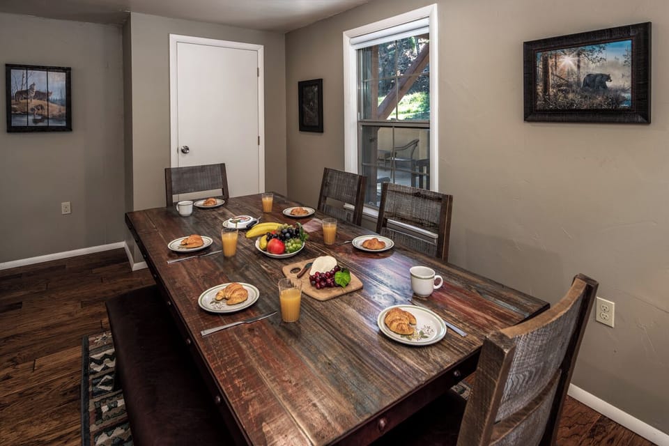 House, Multiple Beds, Hot Tub (Unit 188) | 4 bedrooms, individually decorated, individually furnished, bed sheets