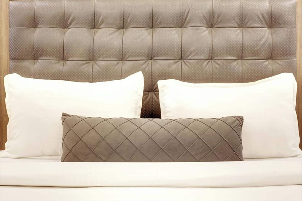 Deluxe Room | Desk, free WiFi, bed sheets