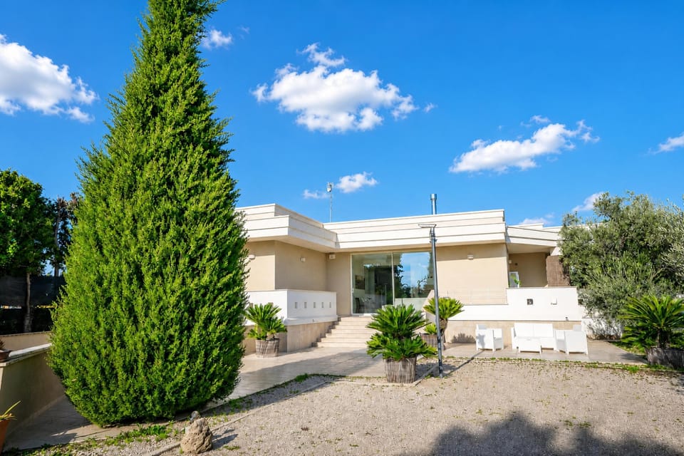 Family Villa, 4 Bedrooms, Balcony (Villa Torricella Pool and Sunny) | Exterior