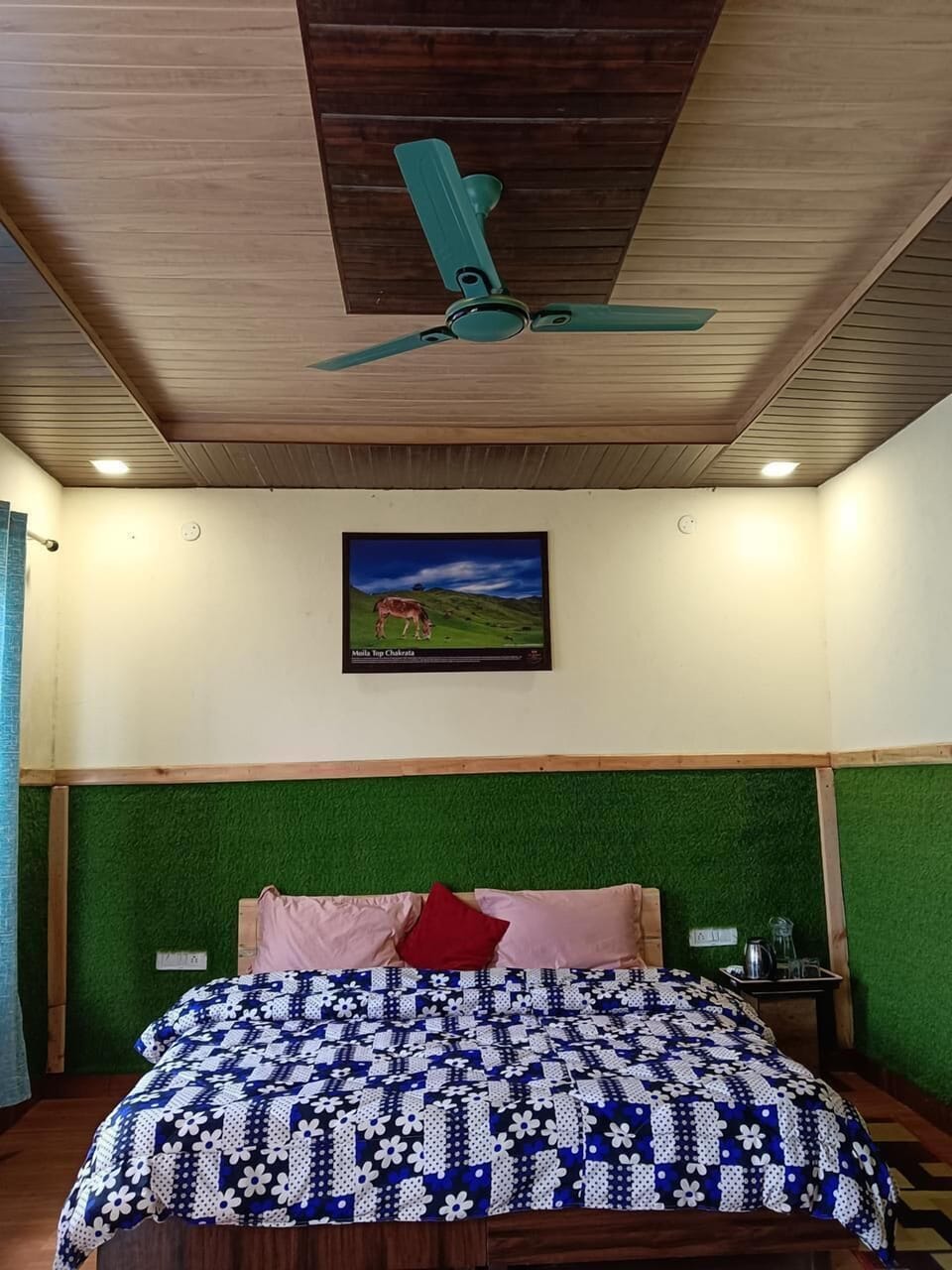 Deluxe Double or Twin Room, Balcony, Mountain View | In-room safe, soundproofing, iron/ironing board, free WiFi