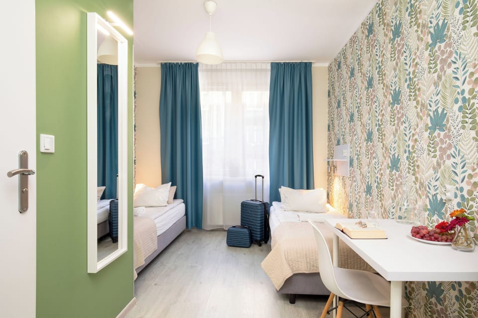 Deluxe Twin Room | Iron/ironing board (on request), WiFi (free)