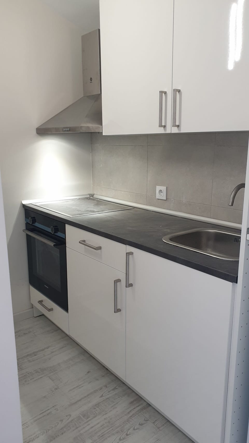 Deluxe Studio, Balcony, Mountain View | Private kitchen | Shared fridge