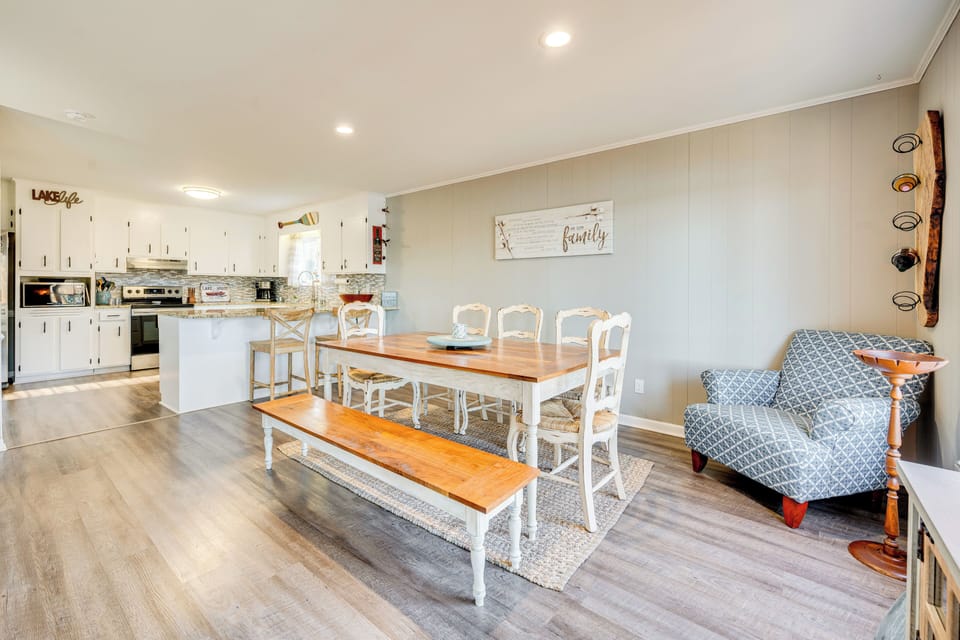 House (5 Bedrooms) | Interior