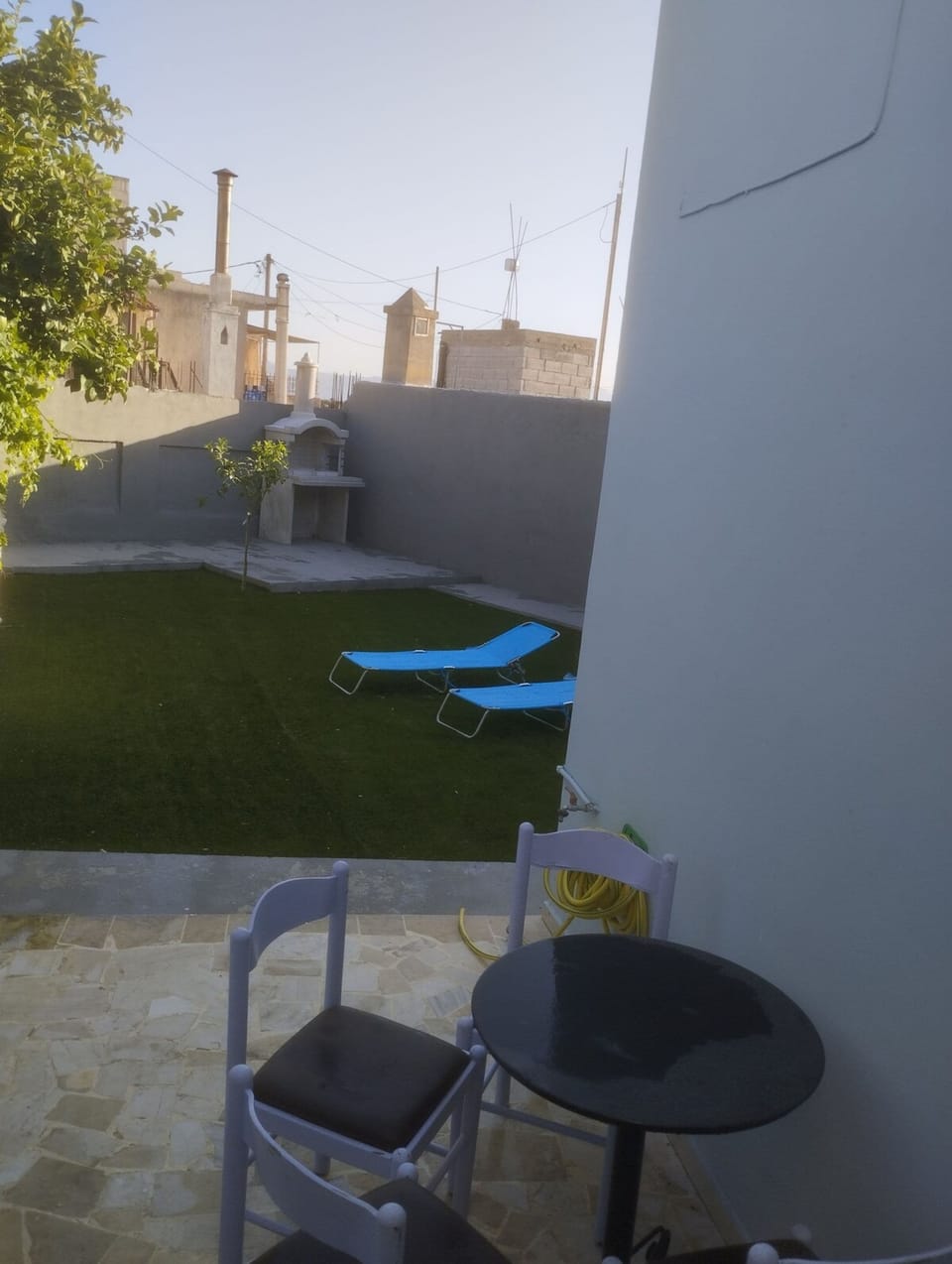 House | 1 bedroom, desk