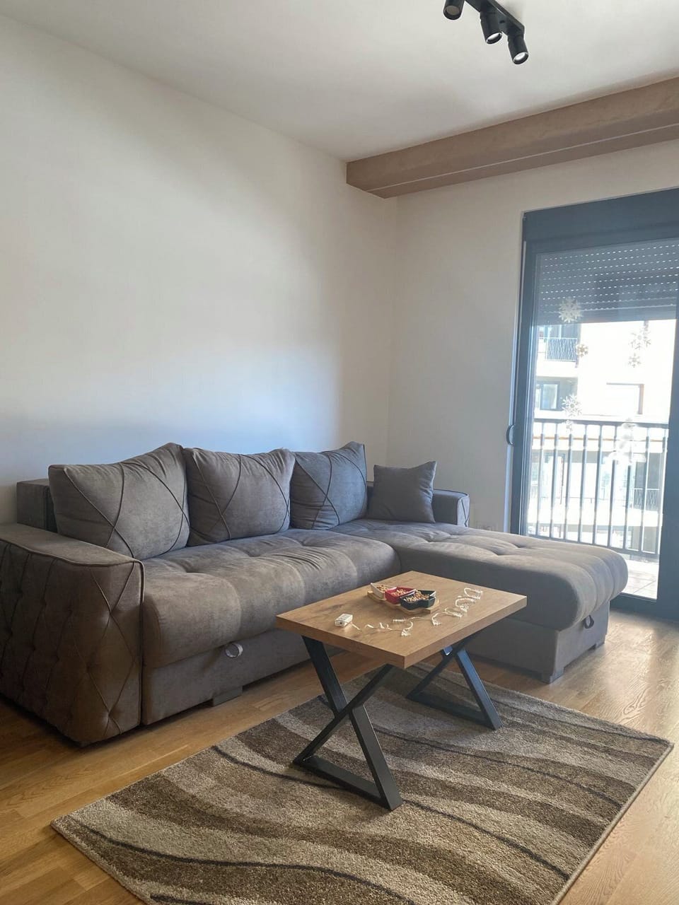 Apartment, 1 Bedroom, Accessible, Private Pool | Living room | Books