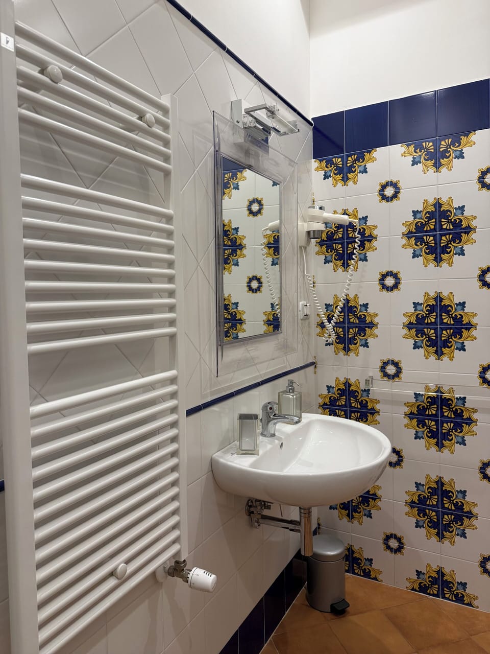 Deluxe Suite, Balcony, City View | Bathroom | Hair dryer, bathrobes, slippers, bidet