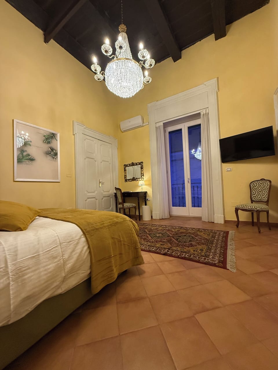 Room, Balcony, City View | Minibar, in-room safe, desk, cribs/infant beds