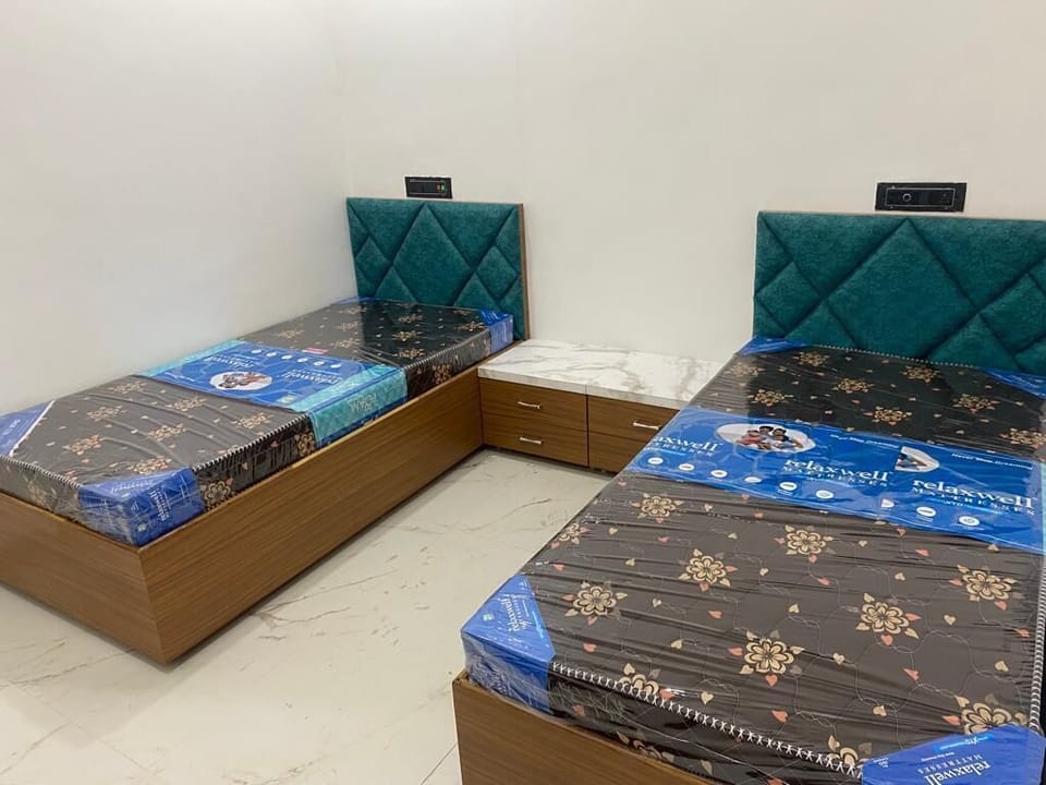 Deluxe Double or Twin Room | Iron/ironing board, free WiFi