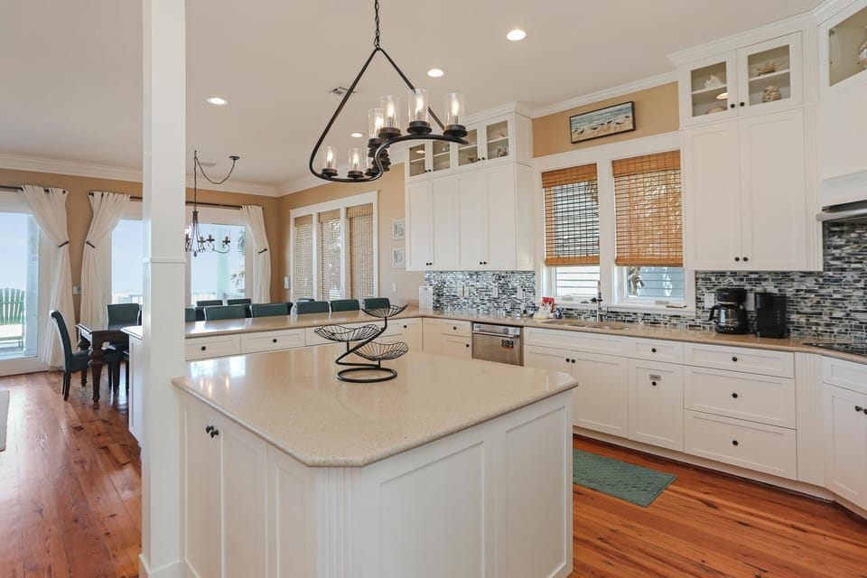 House, Multiple Beds (MoonStruck) | Private kitchen | Oven, toaster