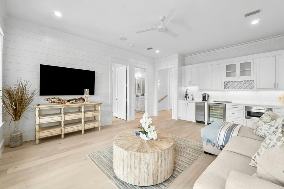 House, Private Pool | Living area | 65-inch Smart TV with digital channels, Netflix, Hulu