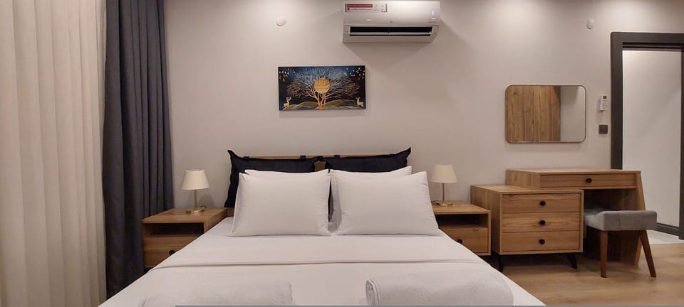 House, Accessible | 2 bedrooms, desk