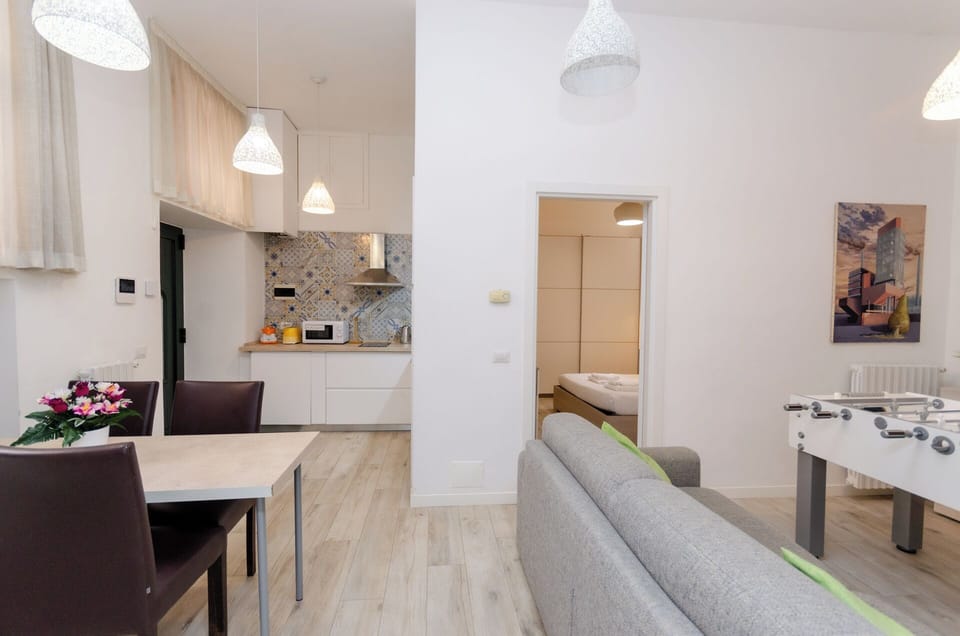Apartment | Living area | 42-inch Smart TV with cable channels