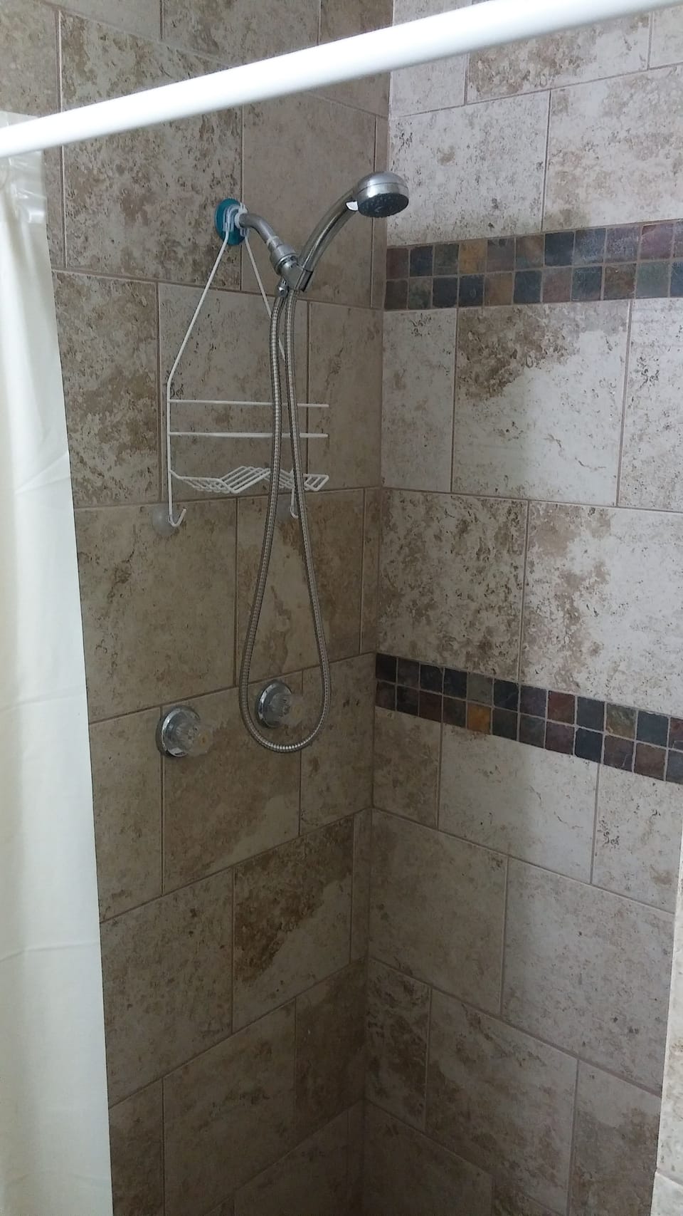 Economy Room, 1 Queen Bed | Bathroom shower