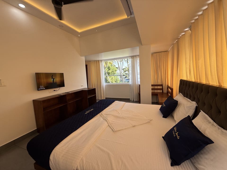 Minibar, iron/ironing board, free WiFi, bed sheets