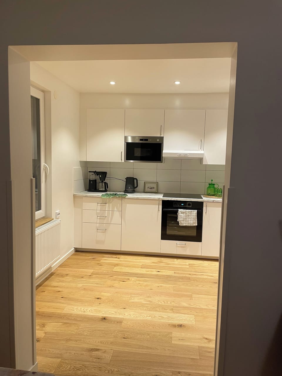 Superior Apartment, 2 Twin Beds | Private kitchen | Full-size fridge, microwave, oven, stovetop