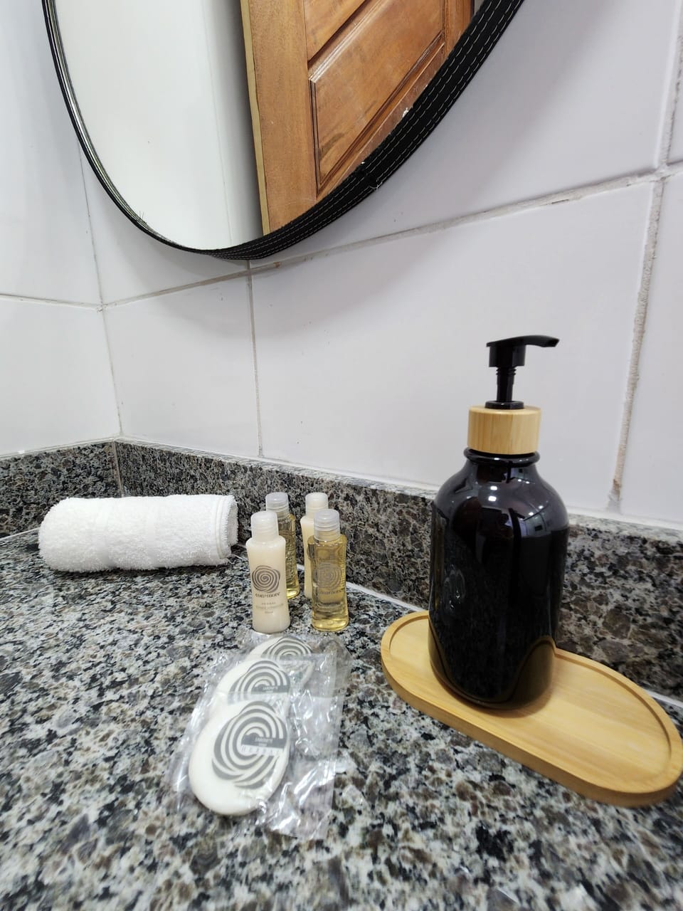 Superior Double Room | Bathroom | Shower, free toiletries, towels, soap