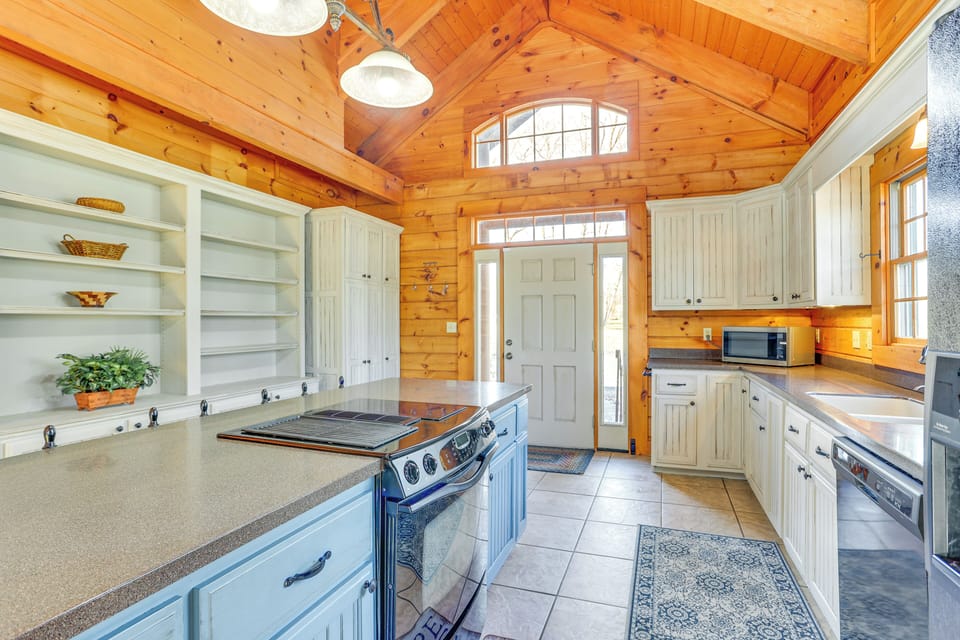 House (4 Bedrooms) | Interior
