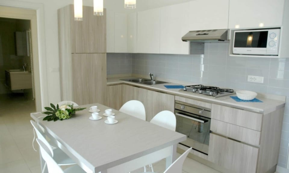 Villa, 4 Bedrooms, Balcony, Garden View | Interior