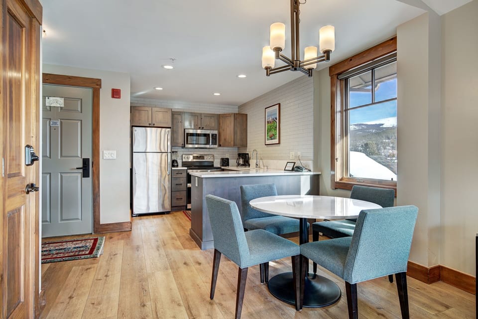 Condo, 1 Bedroom | Private kitchen | Coffee/tea maker, fridge, oven, toaster