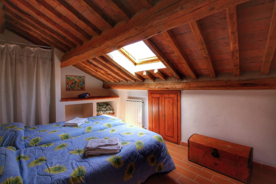 House | 2 bedrooms, individually furnished, bed sheets