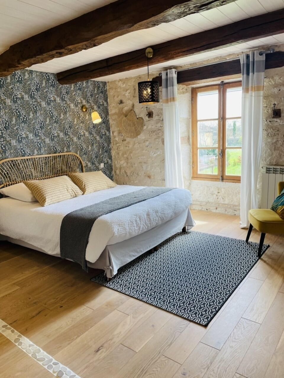 Romantic Double Room, Ensuite, Garden View (Luna) | Free WiFi, bed sheets