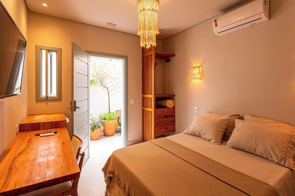 Classic Twin Room | Desk, WiFi (free)