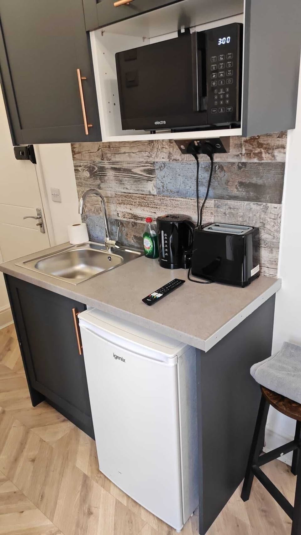 Classic Studio, Ensuite, City View | Private kitchen