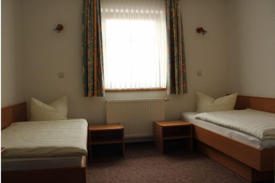 Standard Twin Room | Free WiFi, bed sheets
