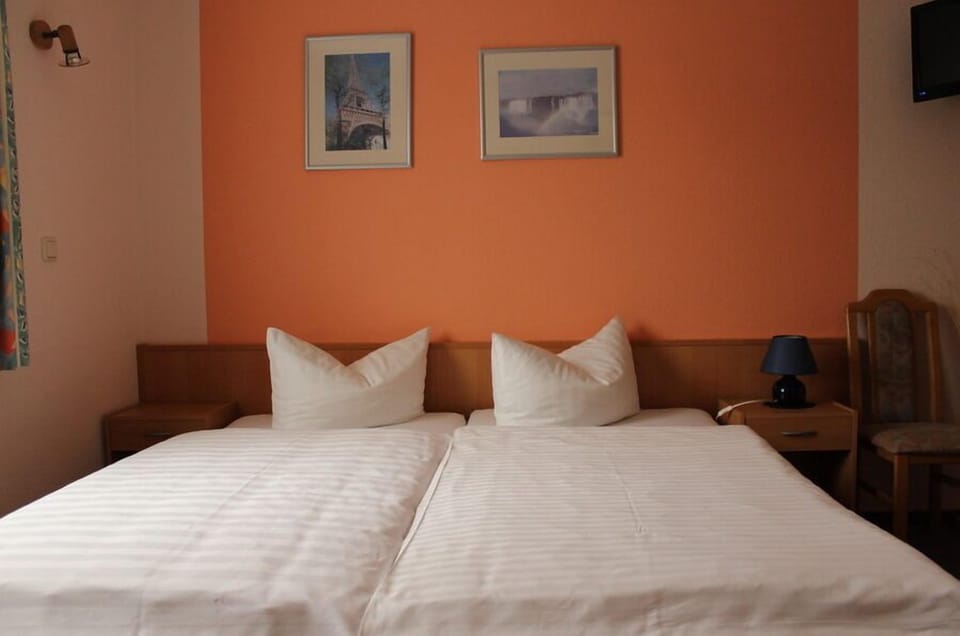 Standard Double Room | Free WiFi, bed sheets