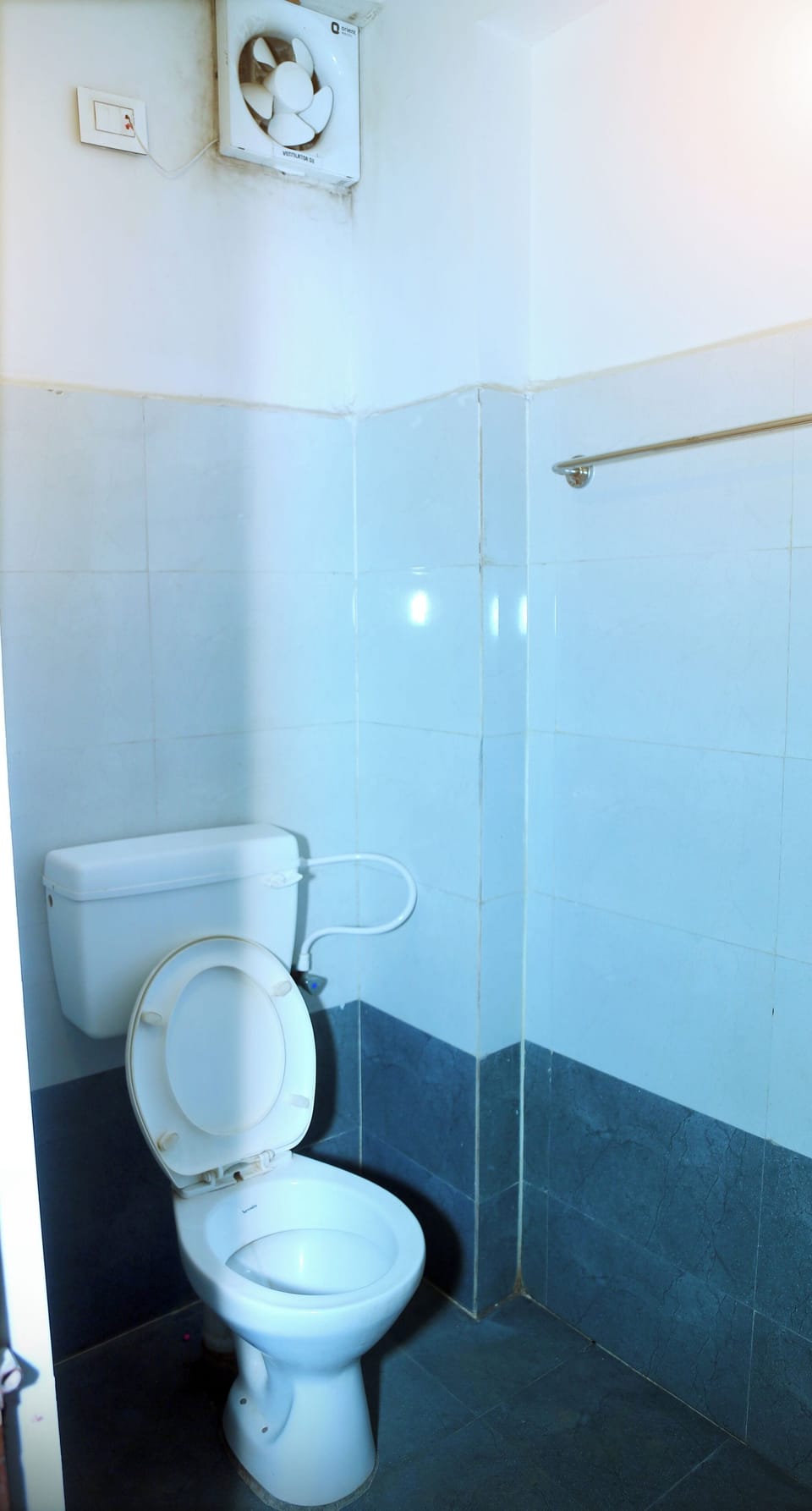 Basic Double Room | Bathroom | Soap, shampoo, toilet paper
