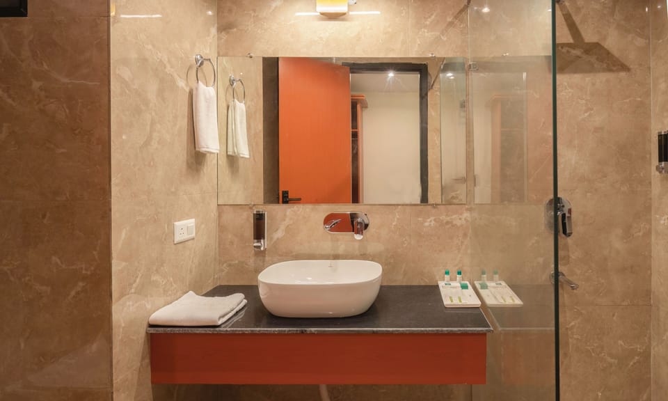 Sundarvan | Bathroom | Shower, bathrobes, slippers, towels