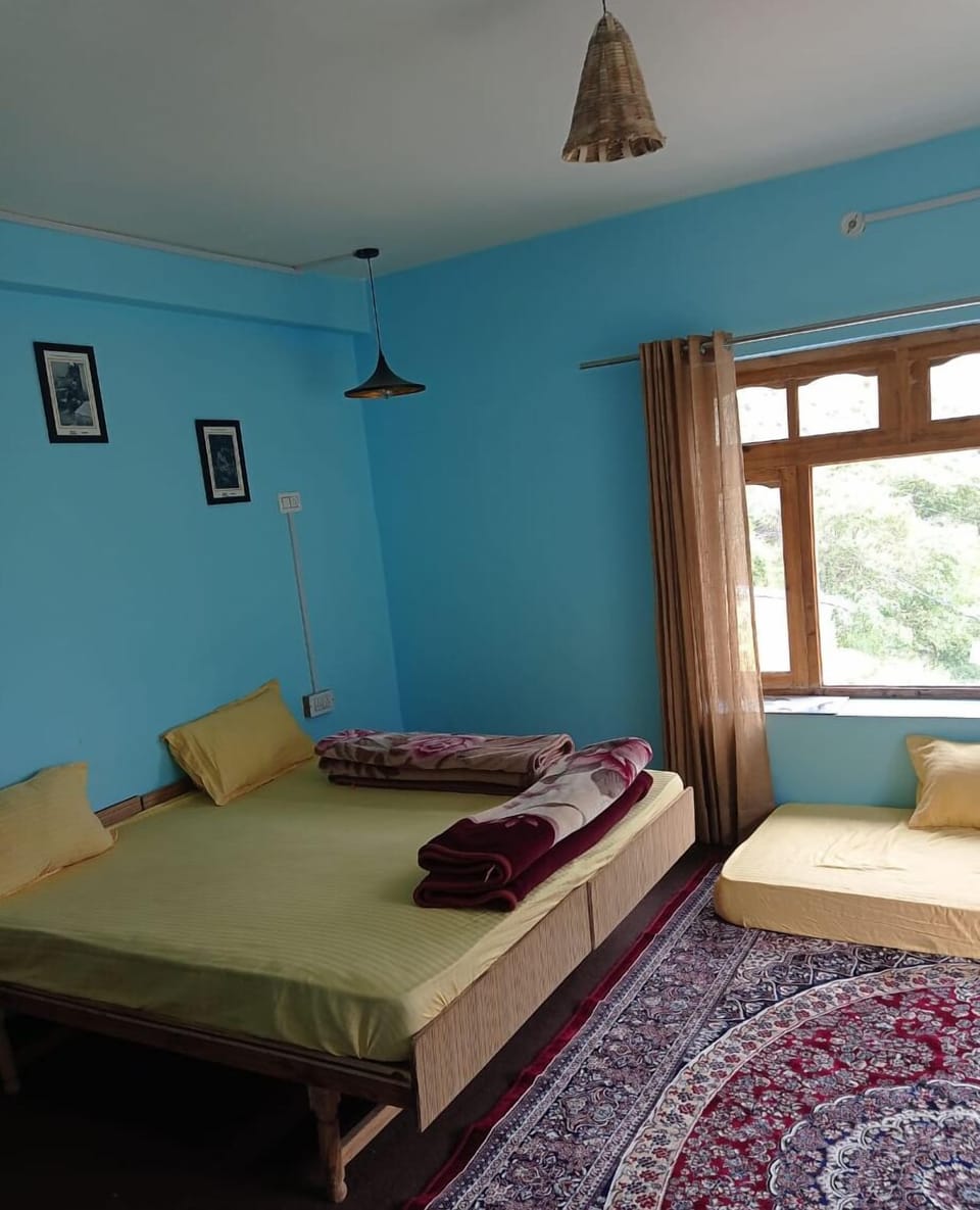 Family Room, Balcony, Mountain View
