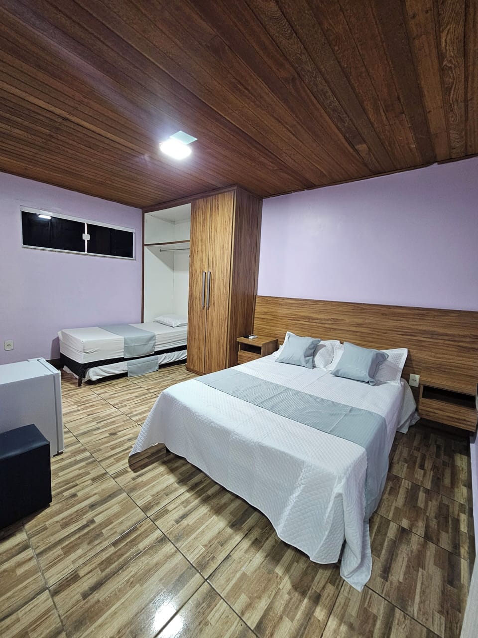 Family Quadruple Room | Laptop workspace, free WiFi