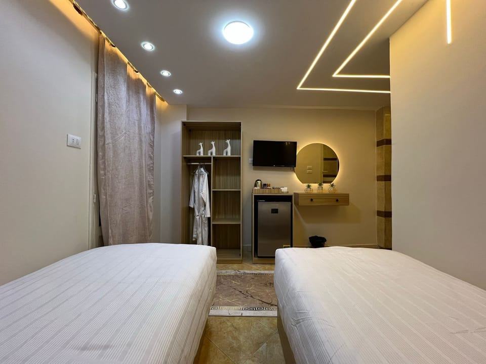 Hypo-allergenic bedding available, minibar, laptop workspace