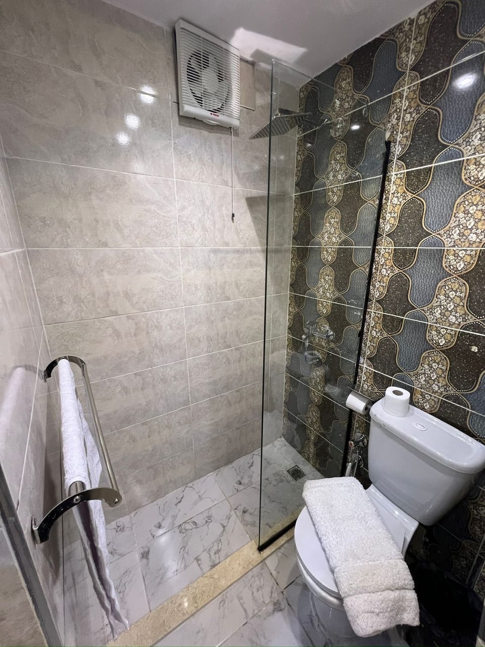 Quadruple Room | Bathroom | Combined shower/tub, hair dryer, bathrobes, slippers