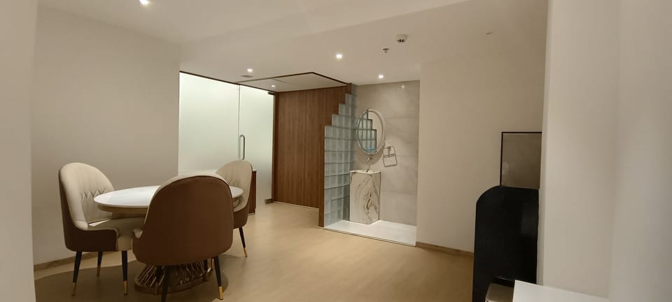 Luxury Double Room | Living area