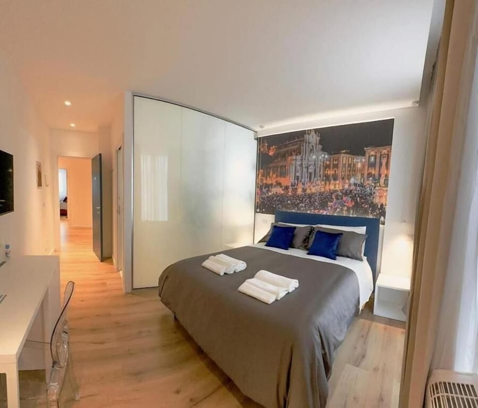 Comfort Room, City View | In-room safe, desk, laptop workspace, blackout drapes